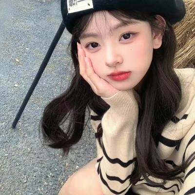 三女性