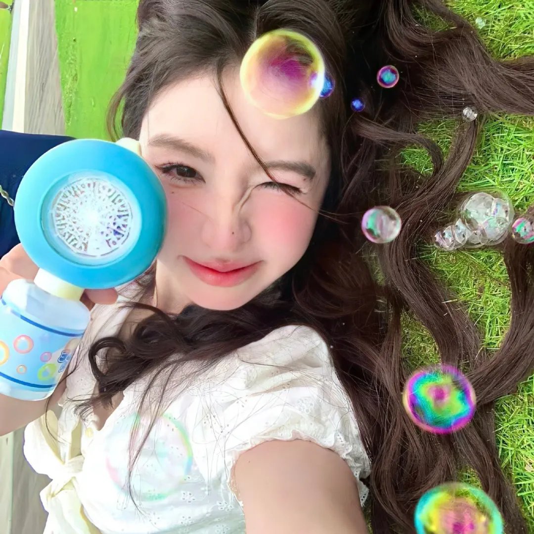 恰似两滴水